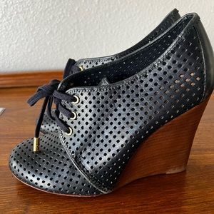 Tory Burch Victor Perforated Wedge Booties - Navy - 9M